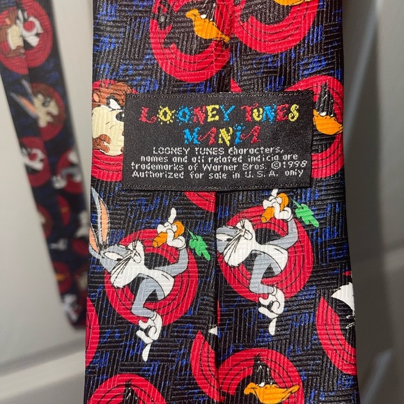 Looney Tunes Tie - Picture 2 of 3